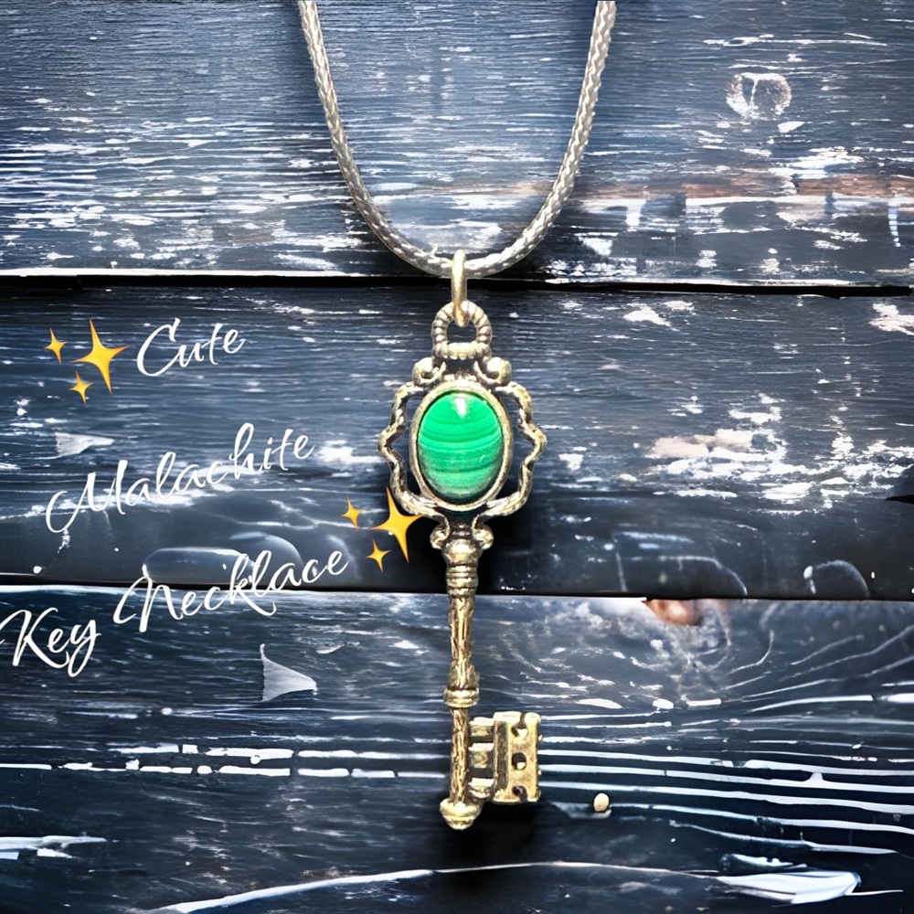 ✨Cute Malachite Key Necklace✨ - Picture 1 of 3